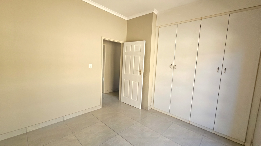To Let 3 Bedroom Property for Rent in Meerhof North West